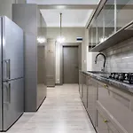 Romari гребінки 5 Apartment Lviv
