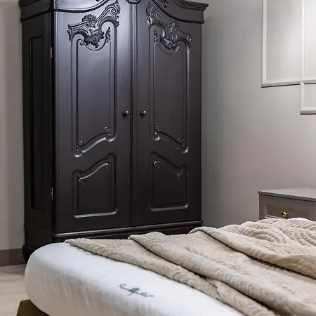 Romari гребінки 5 Apartmán