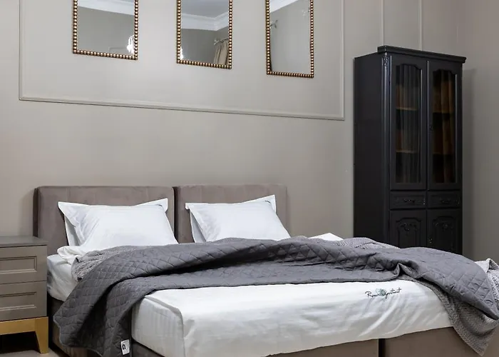 Romari гребінки 5 * Leópolis